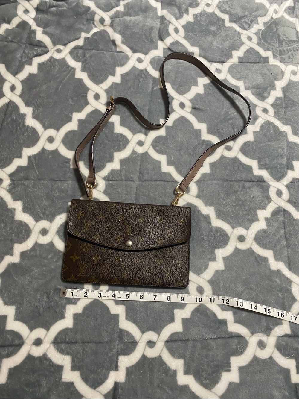 Authentic vintage Louis Vuitton crossbody bag purse clutch